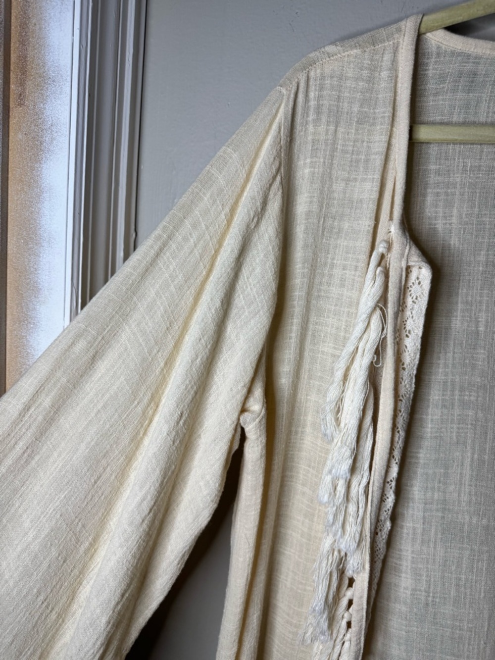 Ciel USA Cream-Colored Kimono Intricate Lace Detailing and Long Fringe Trim S/M - Picture 9 of 11